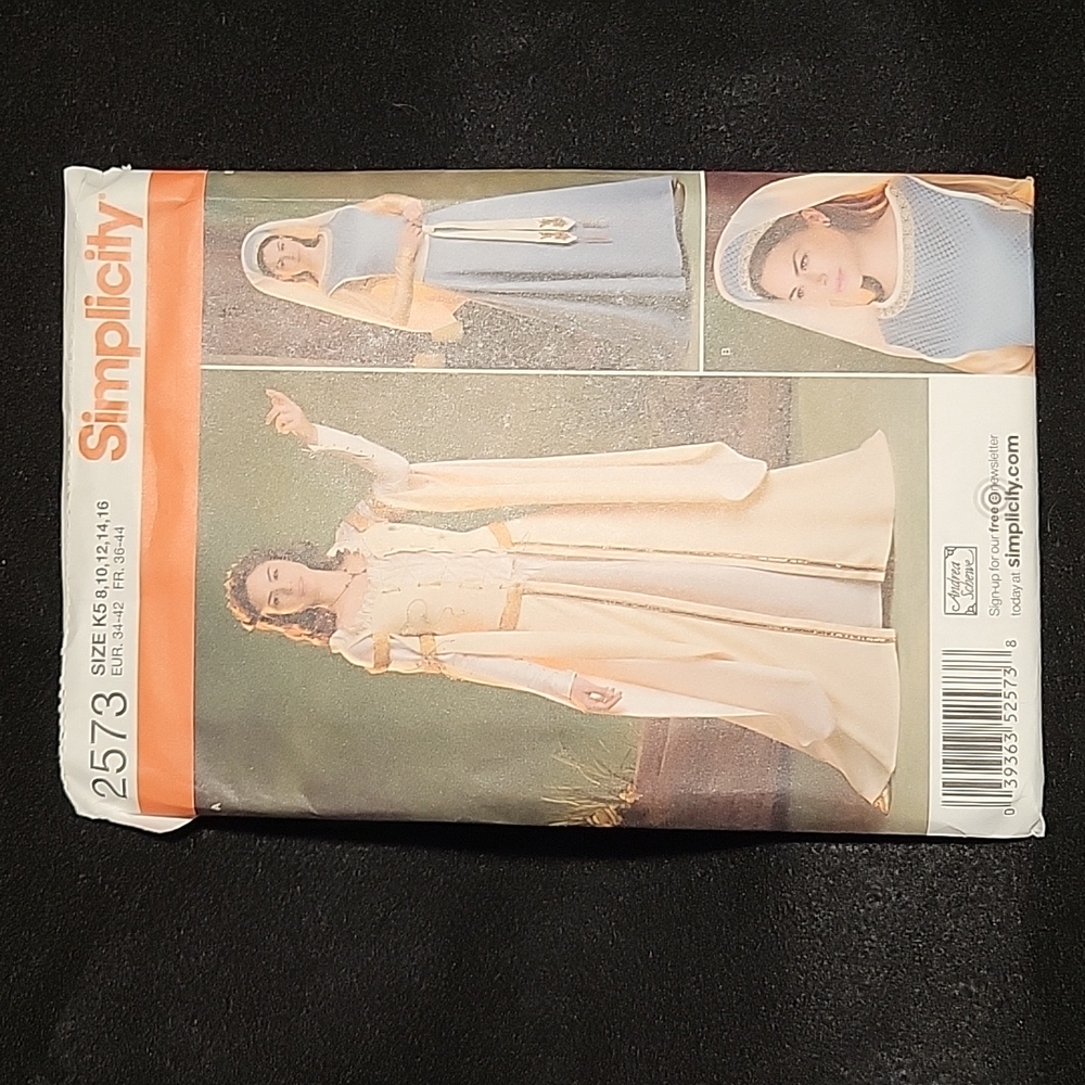 Simplicity: Sewing Pattern Uncut 2573